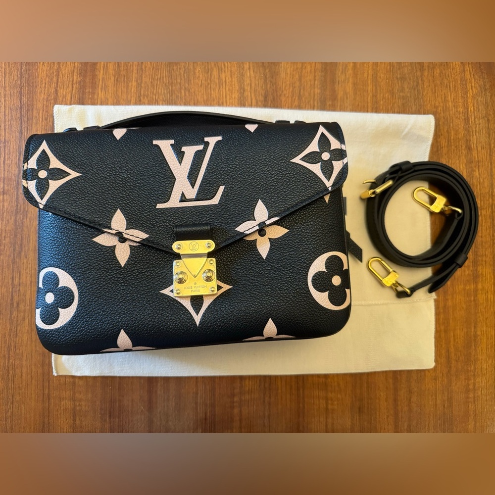 Louis Vuitton Pochette Metis in Bicolor Monogram Empreinte Leather